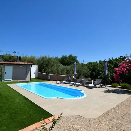 Frana Mit Privatem Pool By Interhome Hébergement de vacances