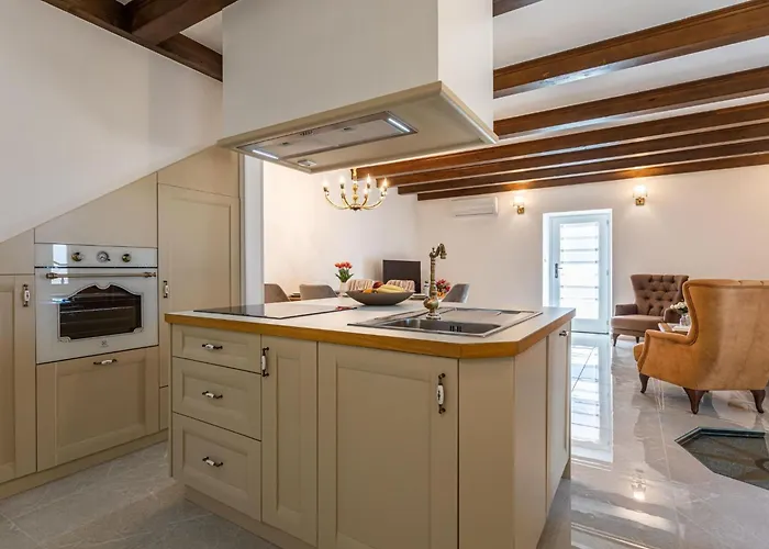 Frana Mit Privatem Pool By Interhome *