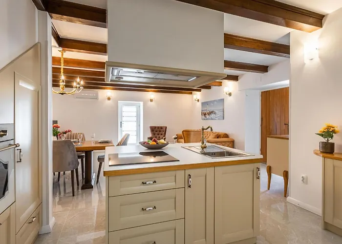 Frana Mit Privatem Pool By Interhome Hébergement de vacances Bajcici