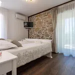 Frana Mit Privatem Pool By Interhome Nyaraló Bajčići