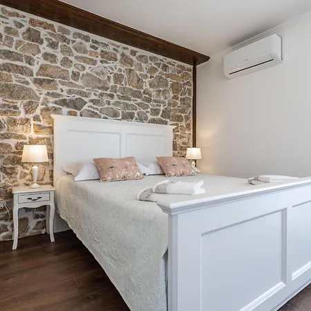 Frana Mit Privatem Pool By Interhome Tatil Evi Bajcici