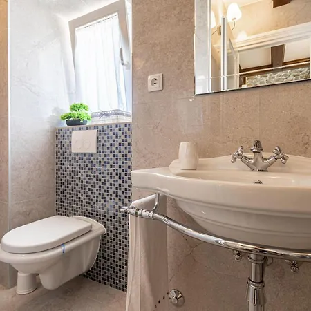 Frana Mit Privatem Pool By Interhome *